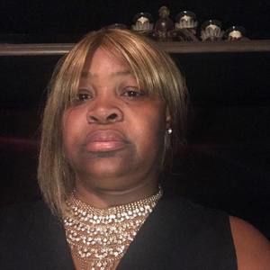 Meet your Posher, Della